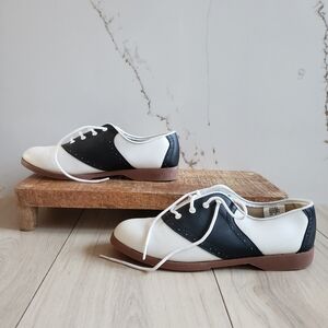 Predictions Black and White Flats